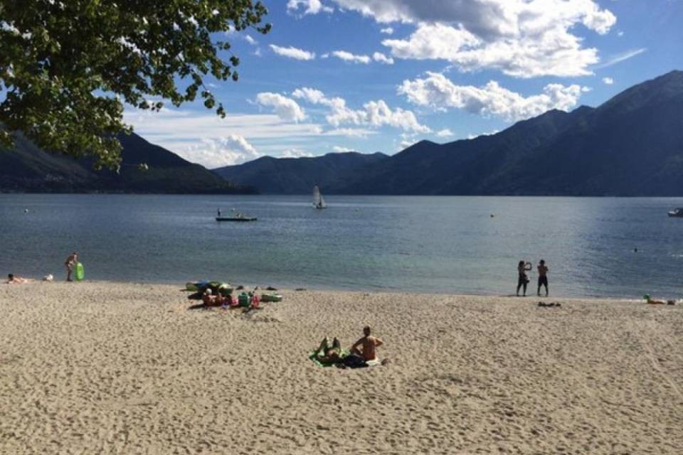 Ascona, 89enne rischia l'annegamento