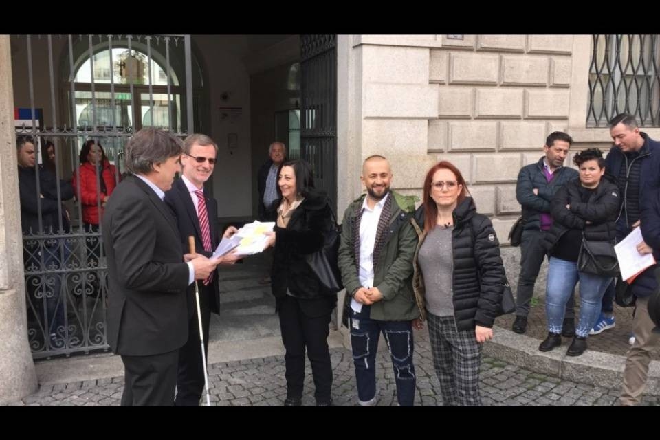 Consegnate le firme per Omar Bewar