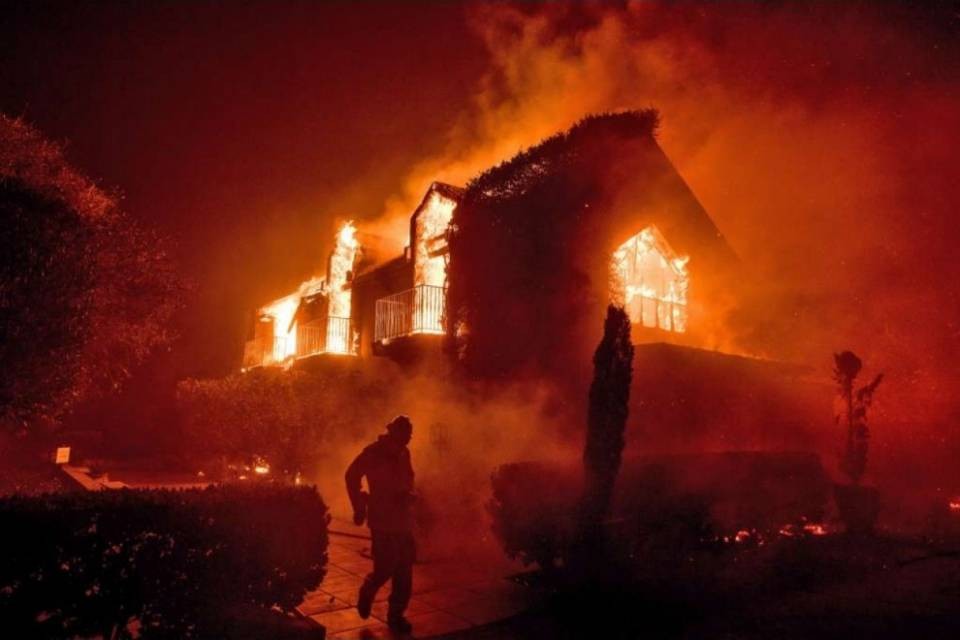 Almeno 17 morti in California