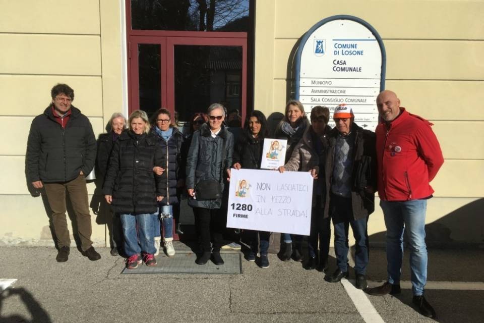 Losone: "Non lasciateci in mezzo alla strada"