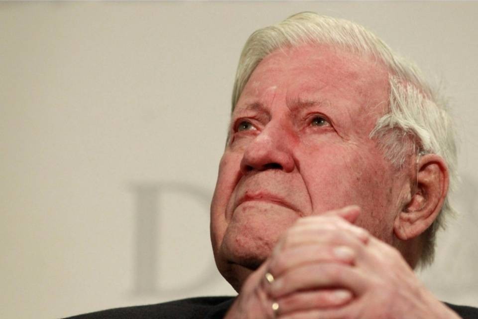 Morto l'ex cancelliere Helmut Schmidt