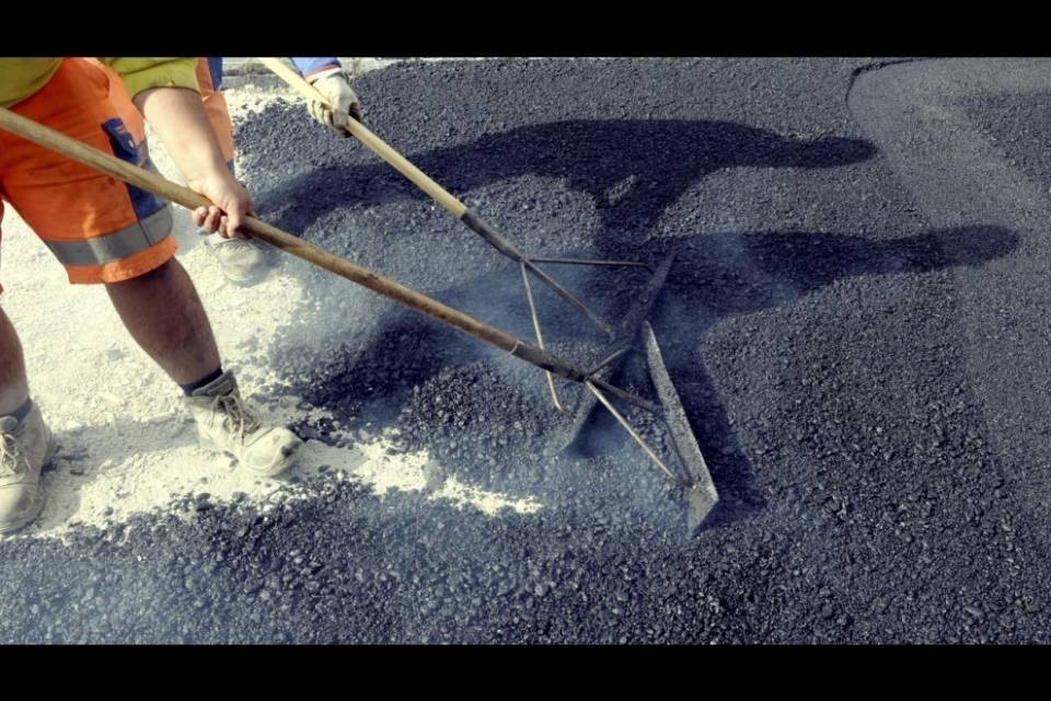 "Asfalto dalla plastica riciclata”