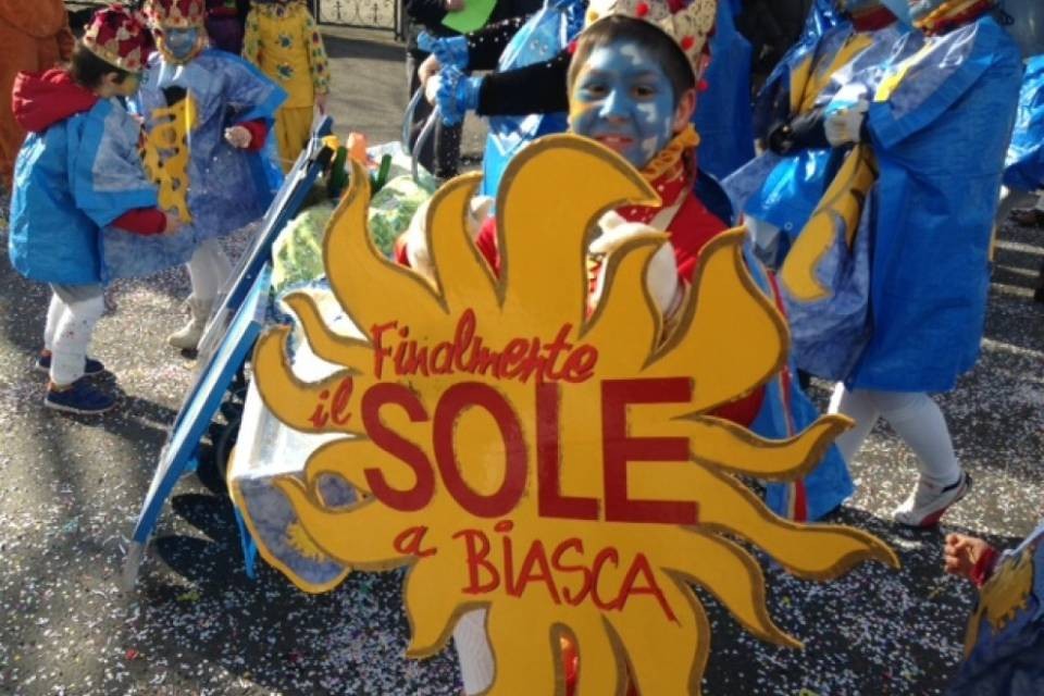 ReNaregna, festa tra colori e un cielo azzurro