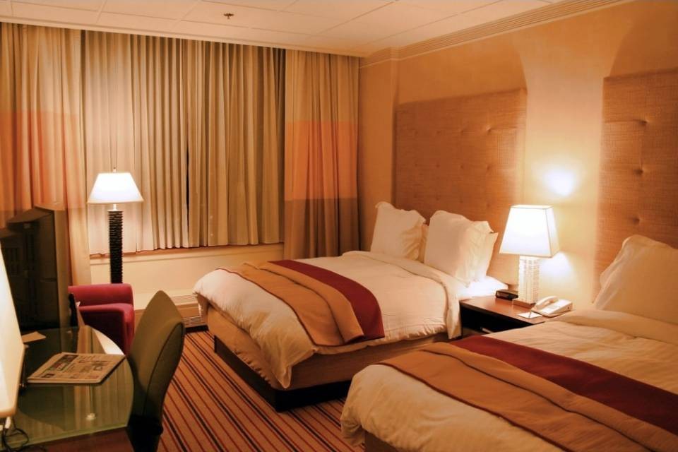 Dormire in hotel a soli 80 centestimi? Sì, ma con la webcam che ti riprende...