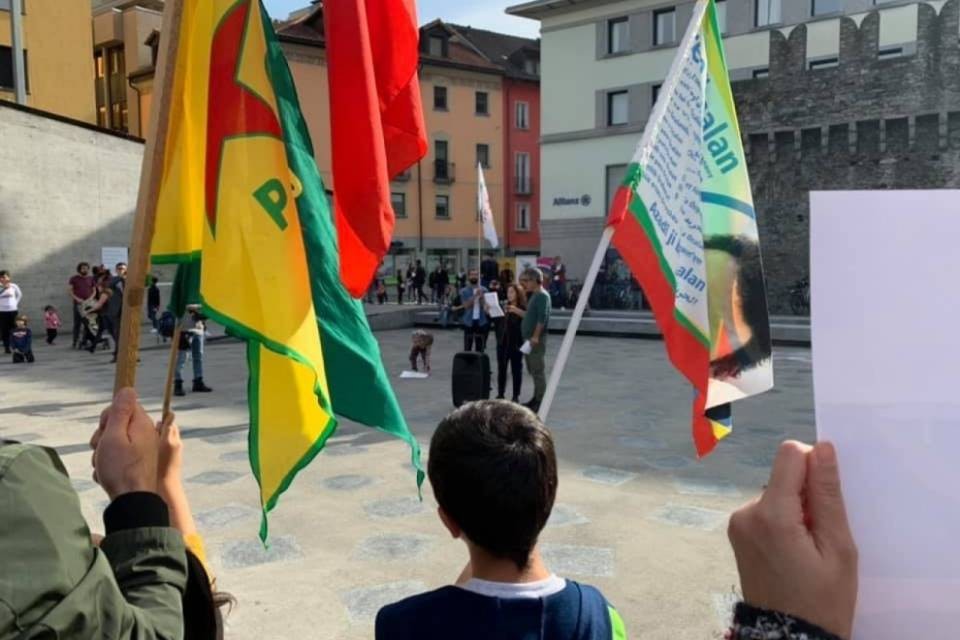 "Fermiamo la guerra, Erdogan assassino"