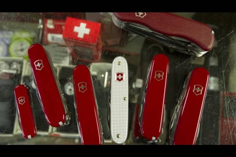 Armasuisse-Victorinox: accordo per uso marchio "Swiss Military"
