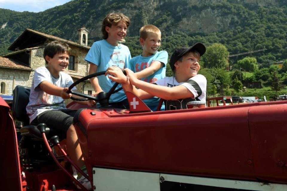 Che passione per i vecchi trattori