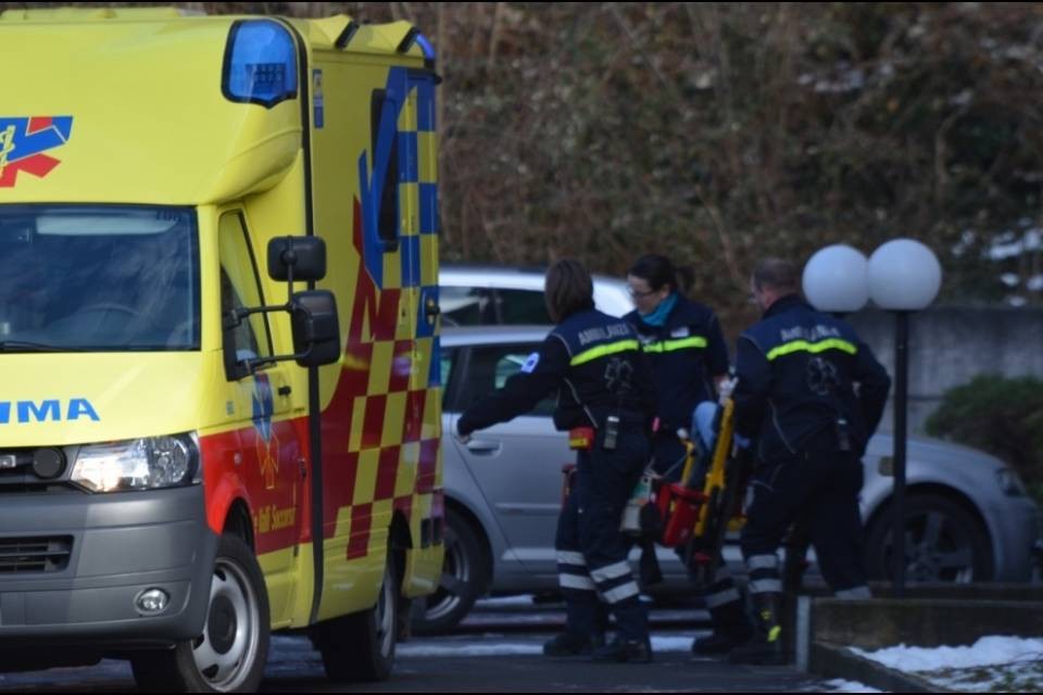Scoppia una stufa elettrica, una 13enne all'ospedale
