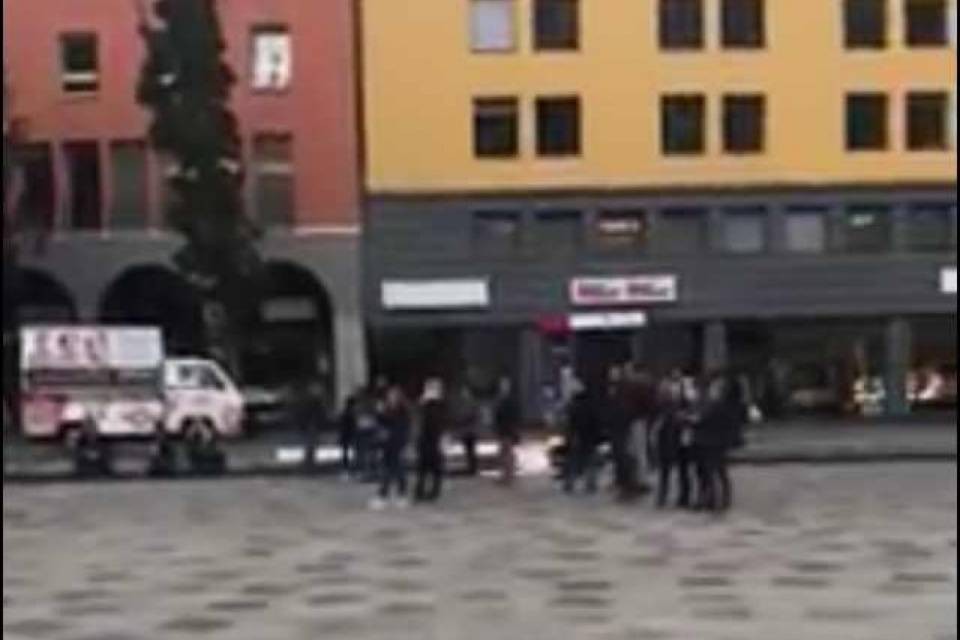 "Ho cercato di aiutare i disoccupati, ma ho ricevuto solo calci in c...!"