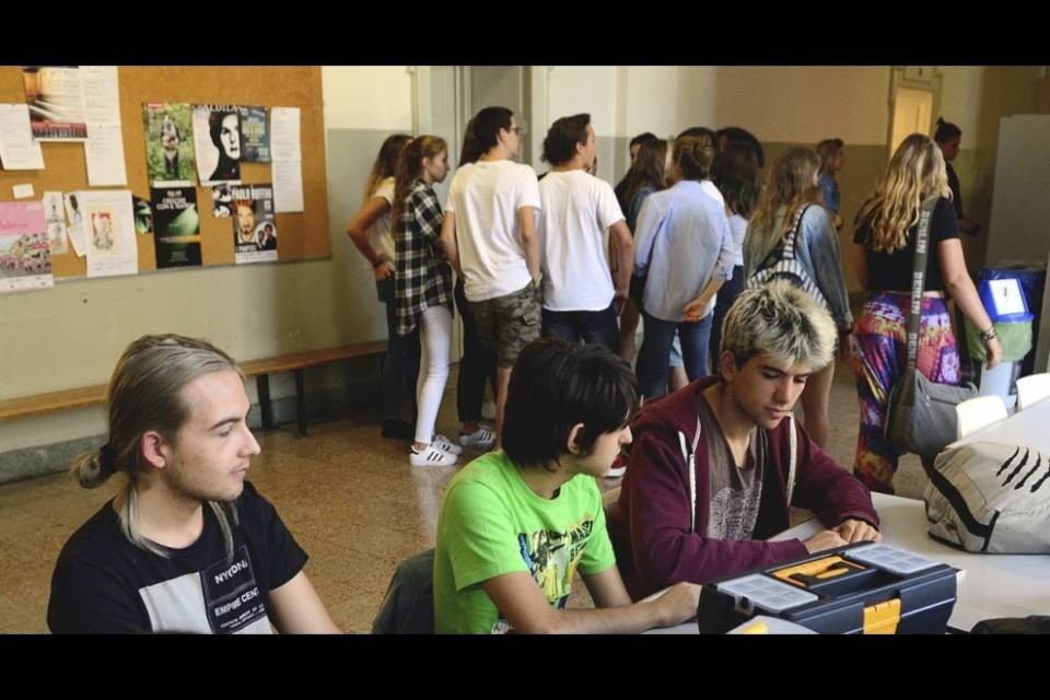 Il Cantone cerca famiglie per ospitare liceali da Berna