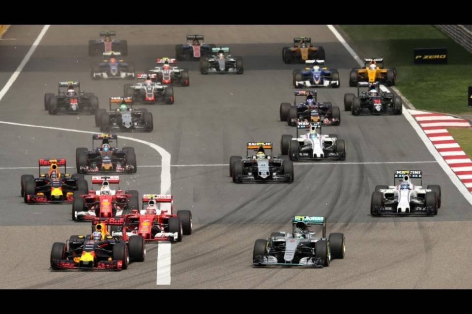 Rosberg ancora davanti a tutti