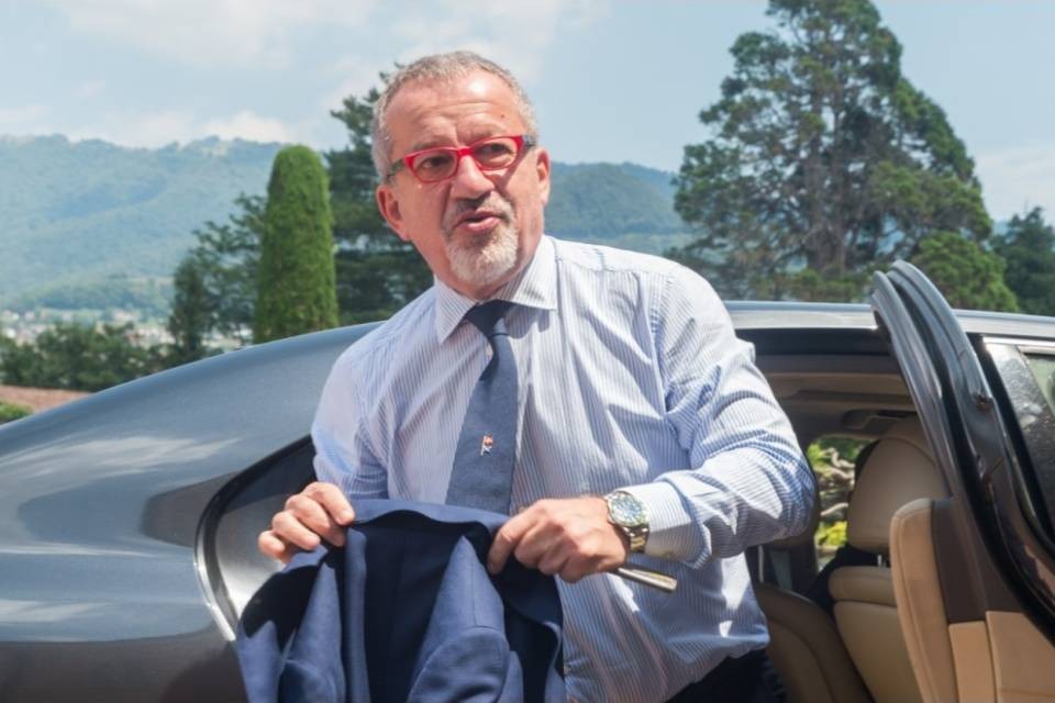 Maroni: "4,1 milioni per i laghi lombardi"