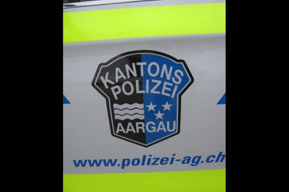 Incidente nel Canton Argovia: un ferito grave e 4 leggeri