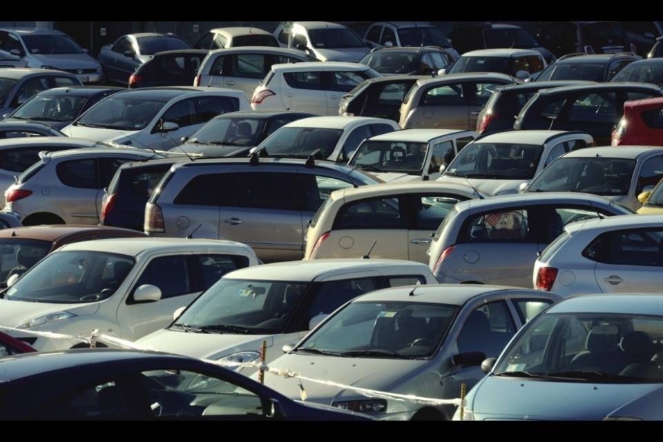 In Ticino quasi un'auto a persona
