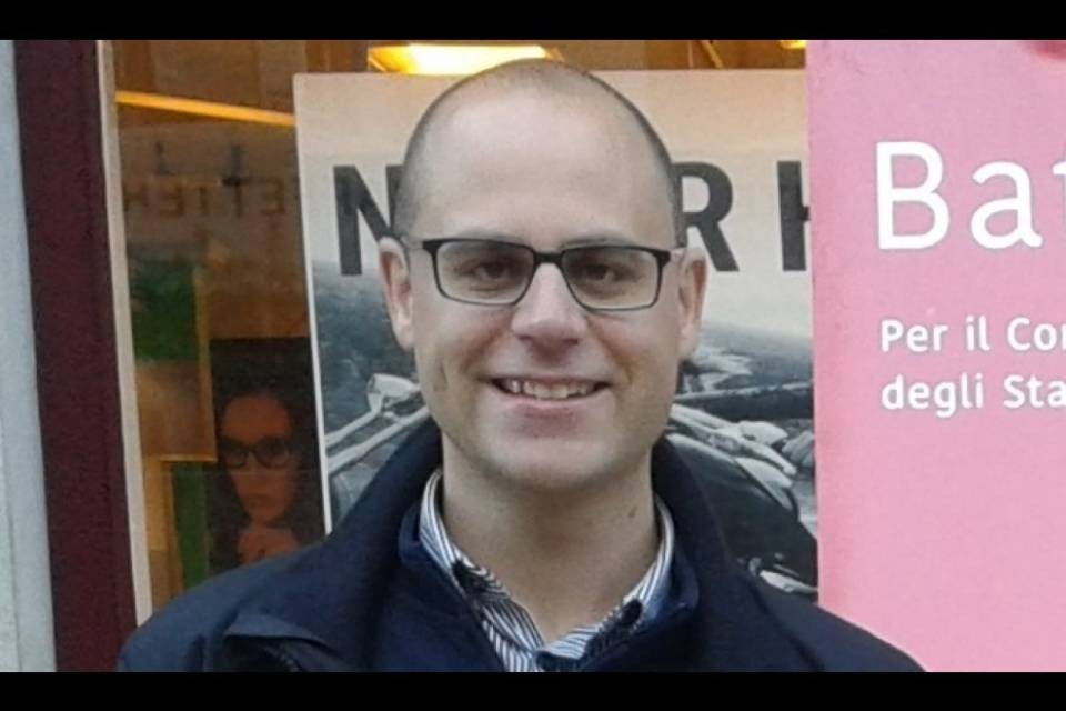 Aron D’Errico - Lo scandalo del municipale che accoglie i fondamentalisti...