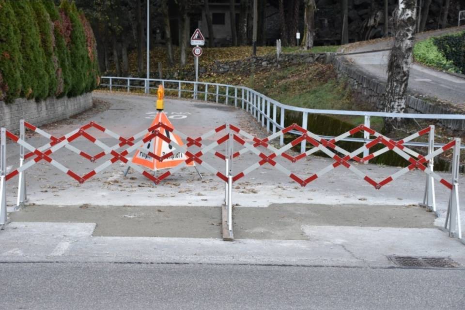 Franano massi, chiusa una strada a Pollegio