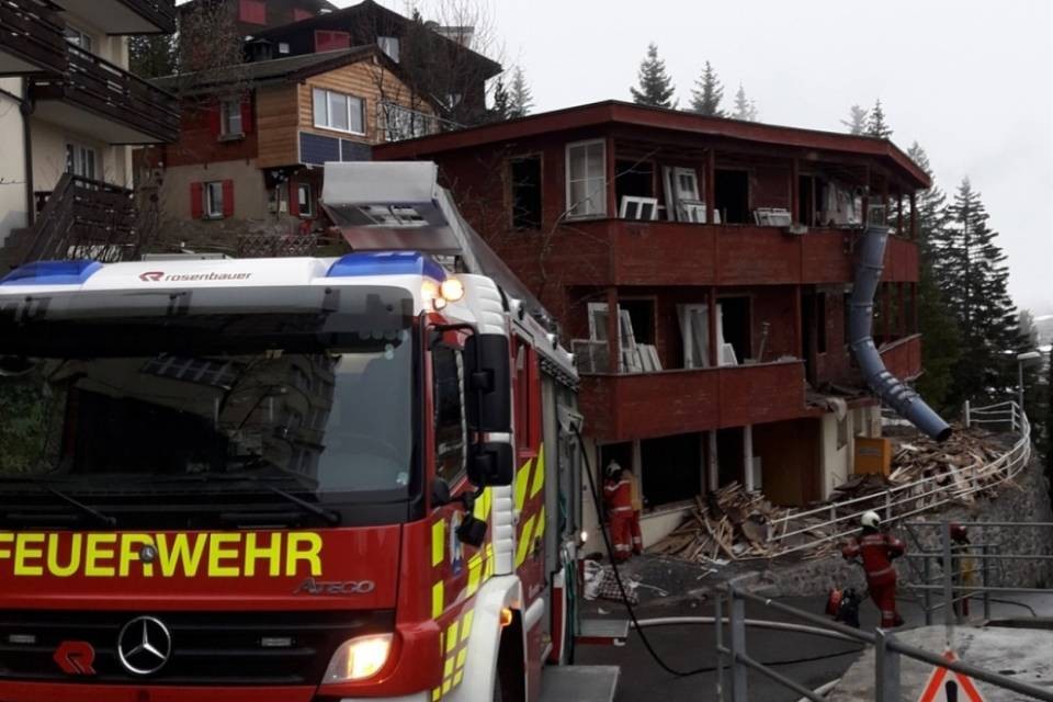 Incendio in una casa plurifamiliare ad Arosa