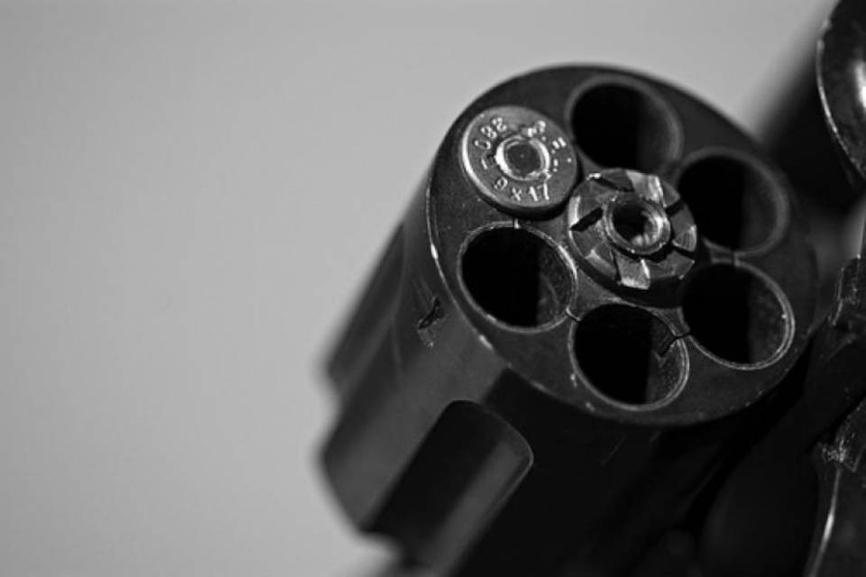 Muore 'giocando' alla roulette russa, accusato uno svizzero