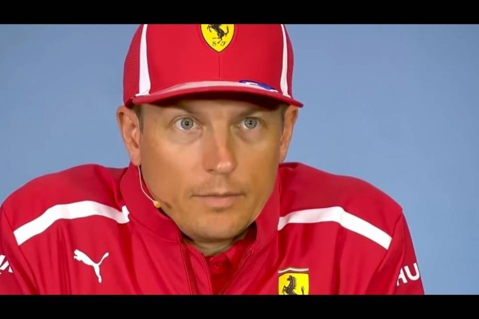 Urta un'auto, multato Kimi Räikkönen