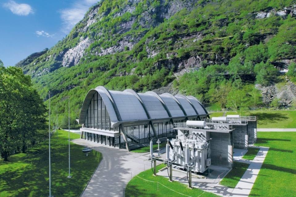 La centrale più potente di AET apre le porte