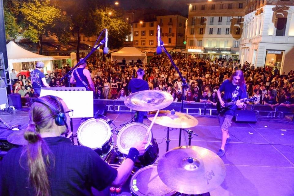 Lugano: pipì sì, coltello no