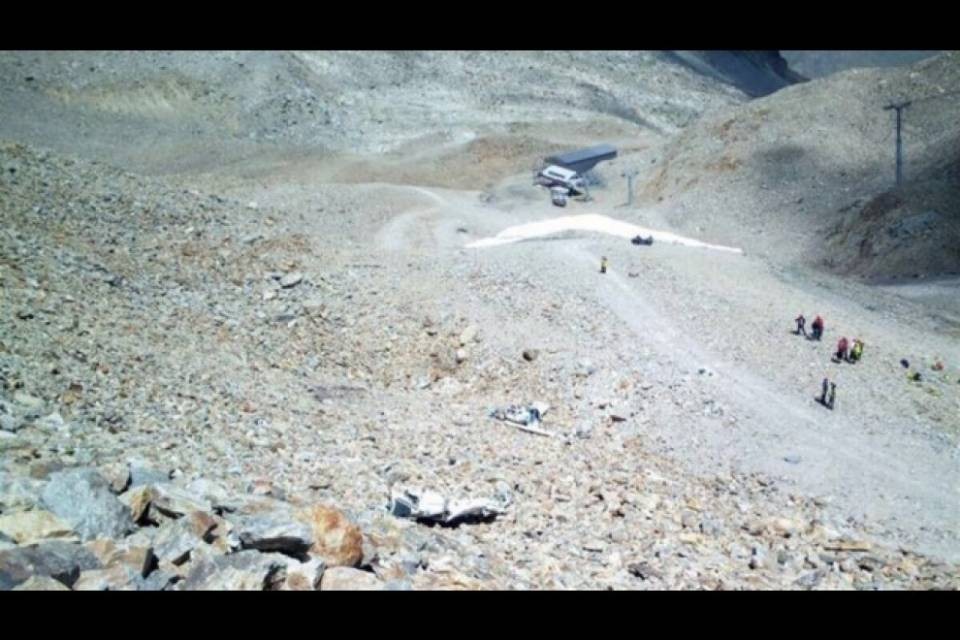 Recuperati i detriti dell'aereo precipitato ieri in Engadina