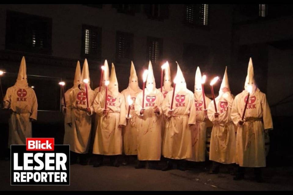 Con i cappucci del KKK al carnevale, ecco cosa rischiano