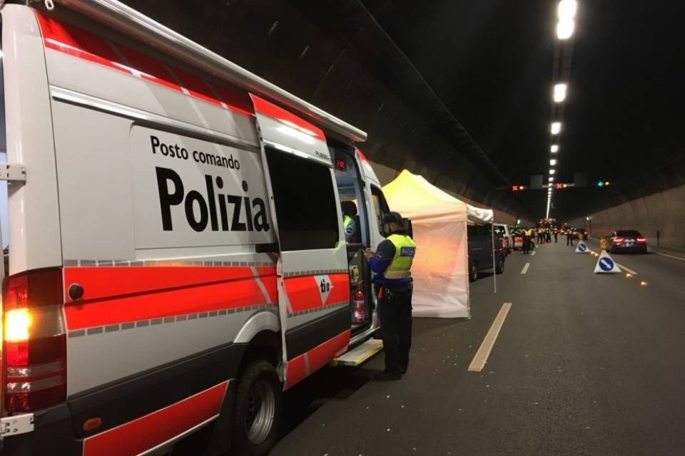 Maxi operazione di polizia: 1536 persone controllate