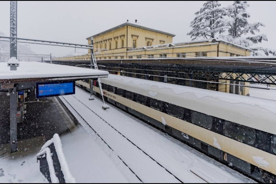 Il traffico ferroviario scorre nonostante la neve