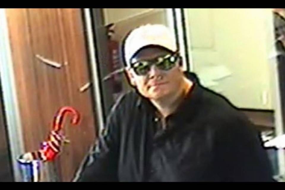 Quest'uomo ha rapinato una Raiffeisen