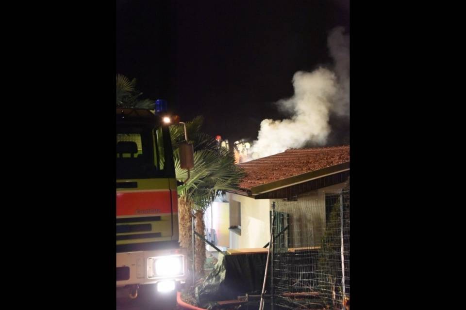 Casa in fiamme a Carabbia