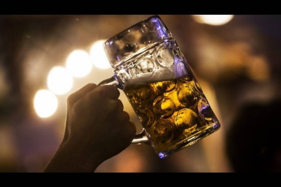 L’alcol aiuta davvero a parlare lingue straniere