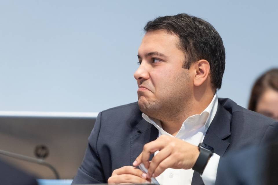 Il Governo vuole riaprire? "Metta in campo delle contromisure"