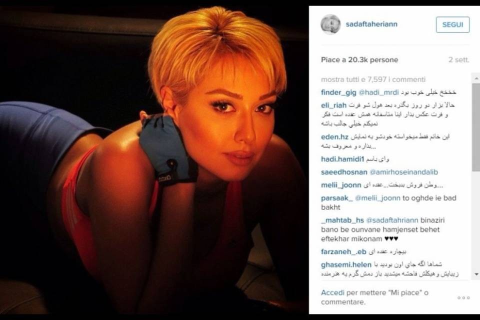Iran, rischia il carcere per una foto senza velo