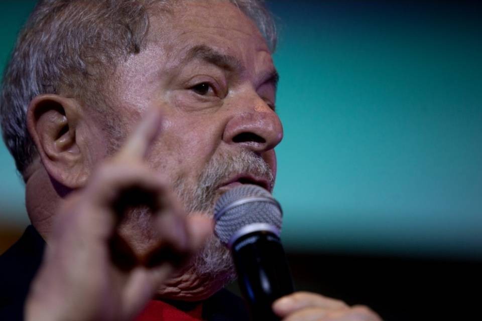 Lula su Twitter: "Moro e Bolsonaro sono due banditi"
