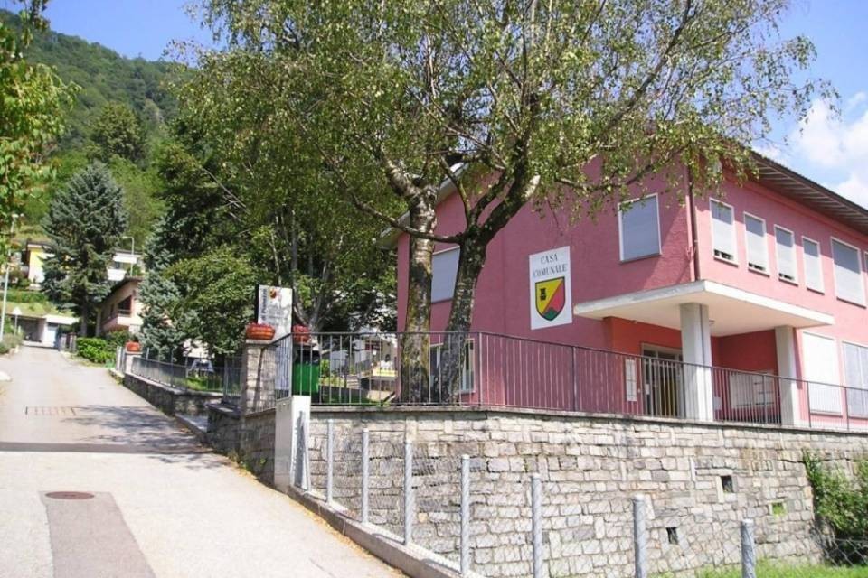 "Basta allarmismi sulla scuola di Pianezzo!"