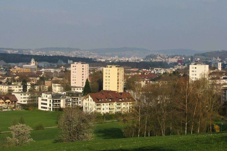 Donna uccisa dal marito a Dietikon
