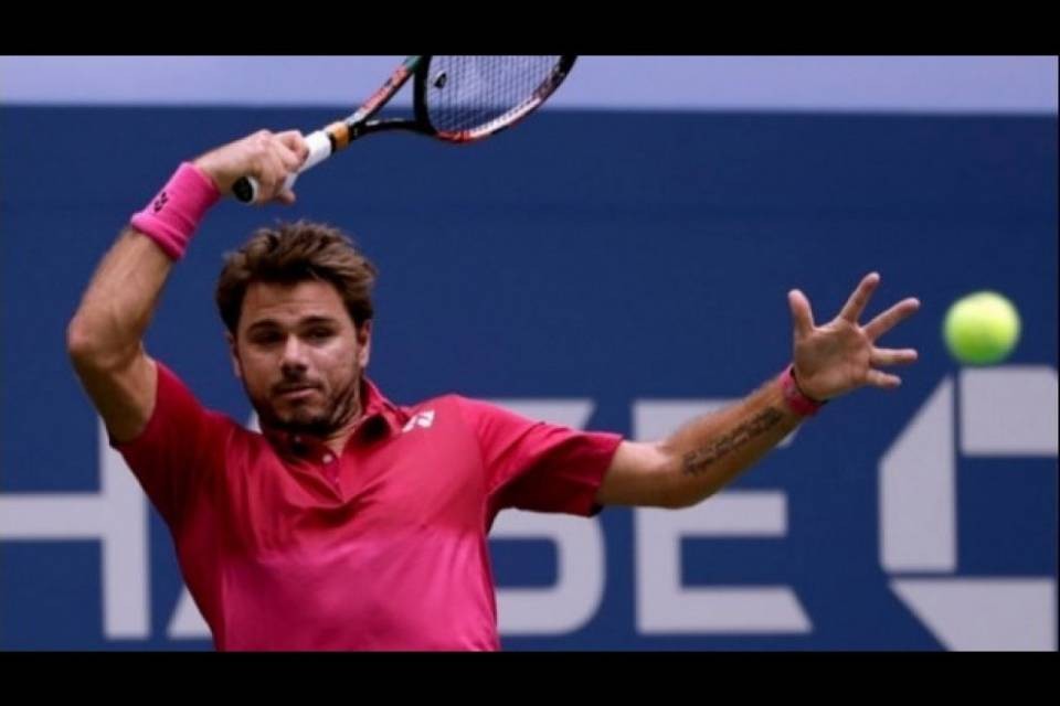 Roland Garros, Stan stacca il biglietto per i sedicesimi