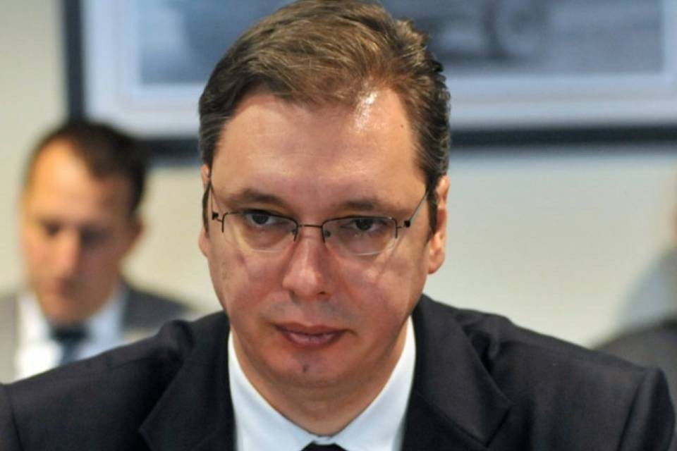 Serbia: stravince Vucic, Seselj torna in parlamento