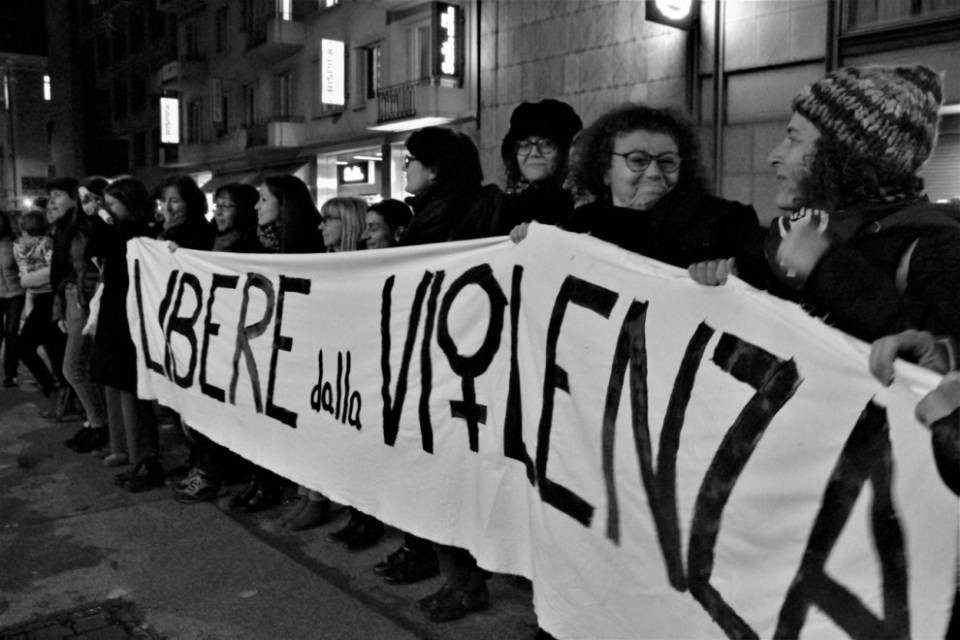ManifestAzione femminista a Lugano: "Vogliamo vivere libere"