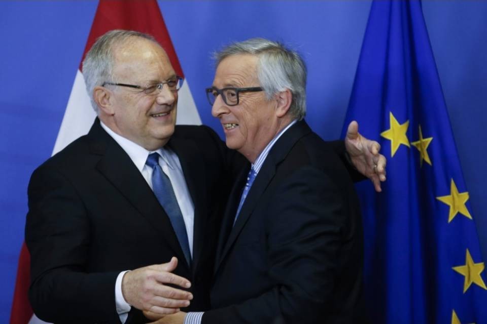 L'UE avverte la Svizzera: "Non provocateci"
