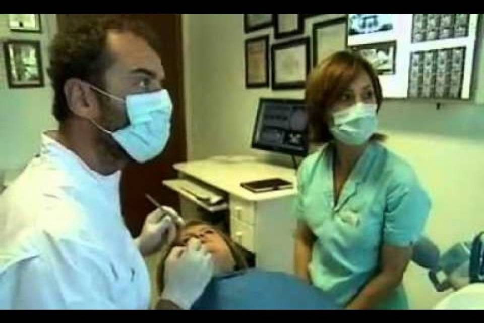 "200 franchi di acconto per il dentista: è normale?"