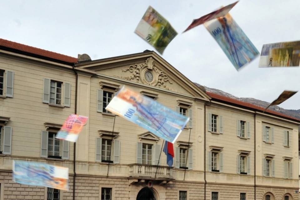Ecco i partiti che ricevono finanziamenti: "Non sono lobby"