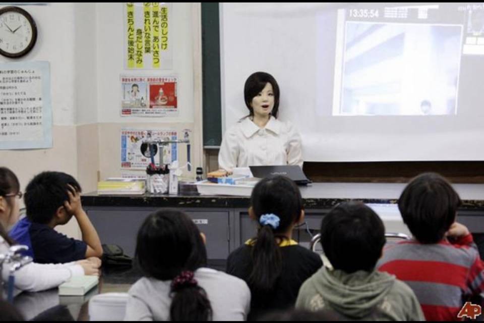 "Professori robot presto nelle scuole svizzere"