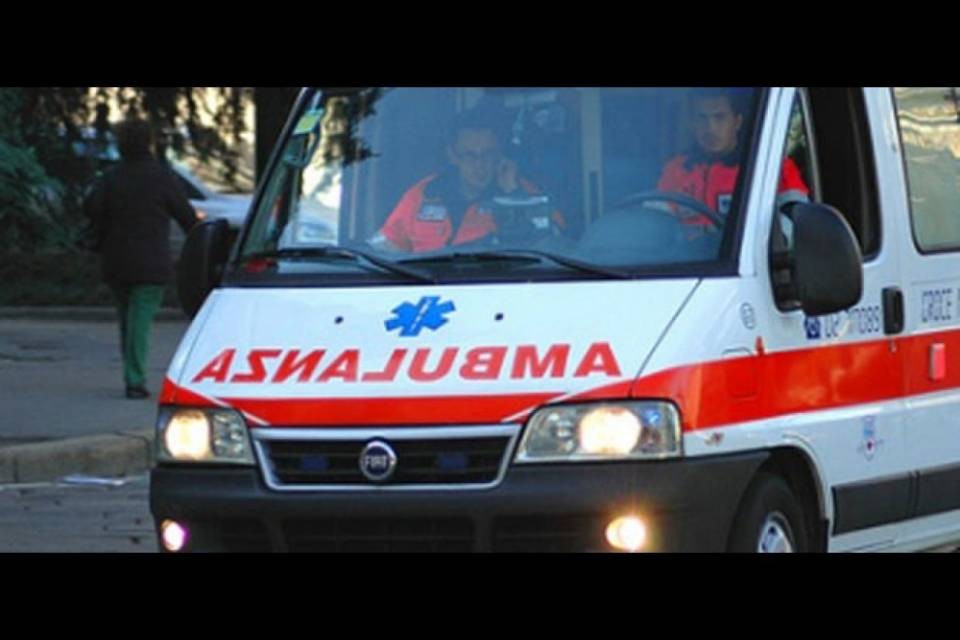 Clochard dato alle fiamme a Torino