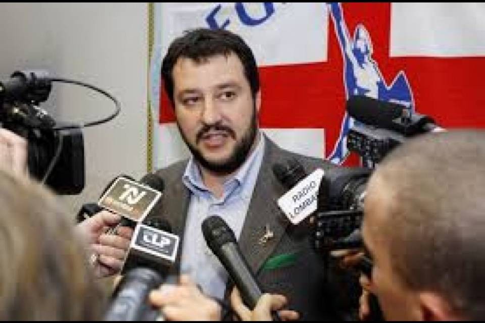 Salvini loda (ancora) la Svizzera