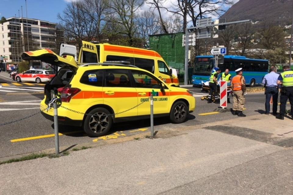 Ciclista soccorso in via al Lido