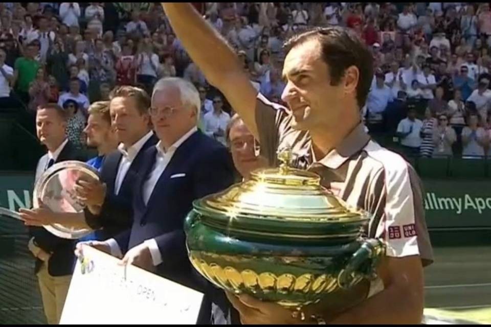 Federer conquista il suo decimo titolo ad Halle