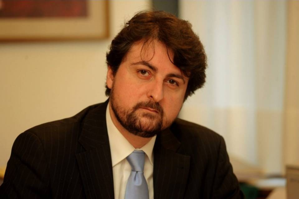 Nicola Corti si dimette