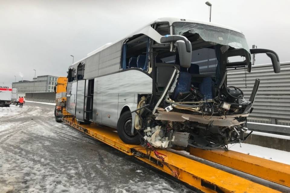 Incidente sull'A3, la donna morta è precipitata nel fiume